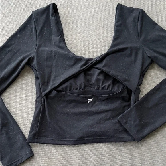 Fabletics Oasis Twist Built-In Bra Long-Sleeve Top - S - Black - Picture 4 of 4
